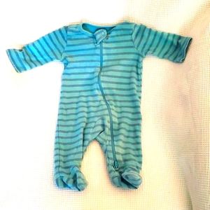 ⭐️ Cute baby boys or girls Carter's 2-way zipper sleeper pjs size 0-3 months